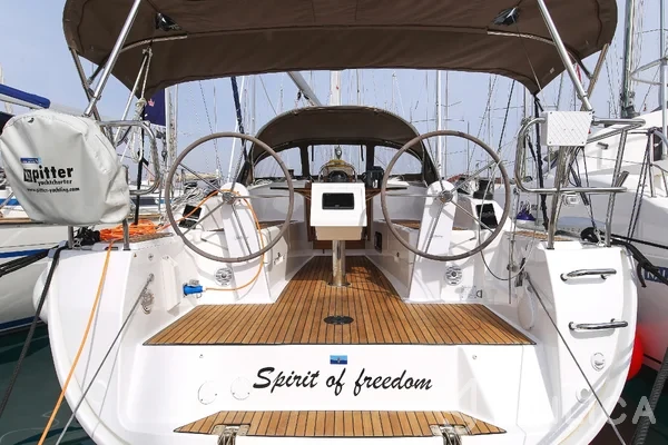 Bavaria 34 Cruiser - Yacht Charter Sailica