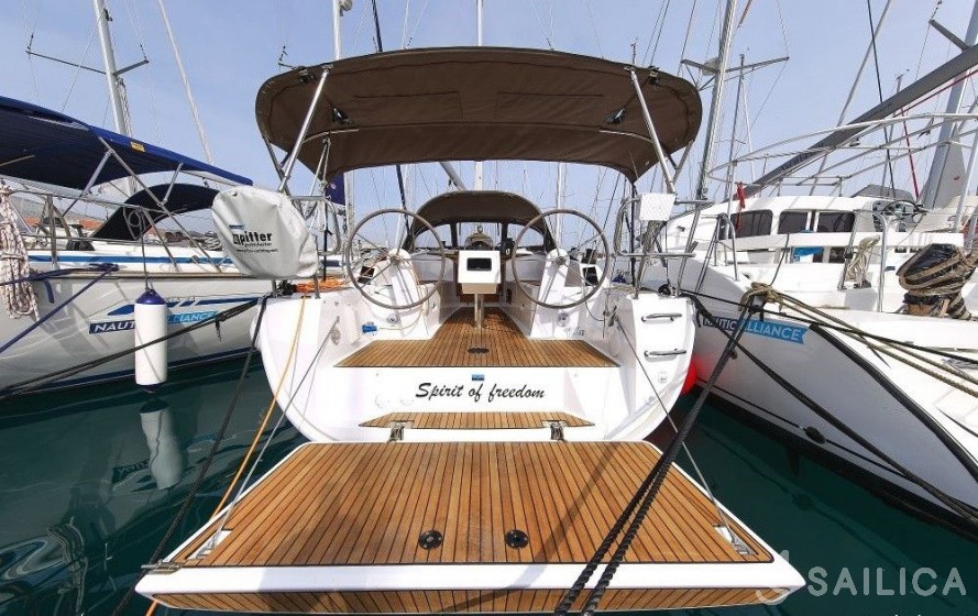 Bavaria 34 Cruiser - Yacht Charter Sailica