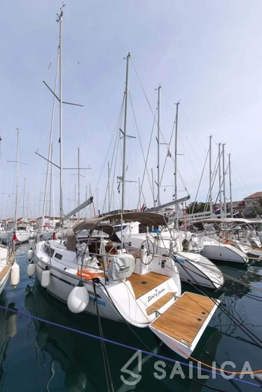 Bavaria 34 Cruiser - Yacht Charter Sailica
