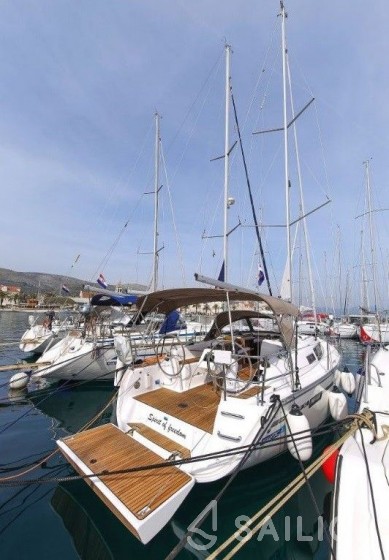 Bavaria 34 Cruiser - Yacht Charter Sailica