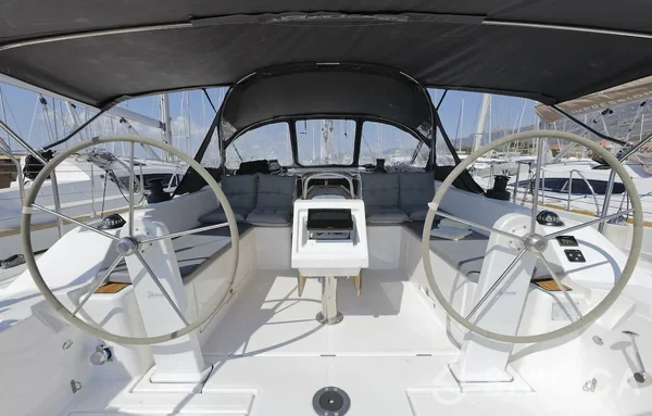 Bavaria C42 - Yacht Charter Sailica