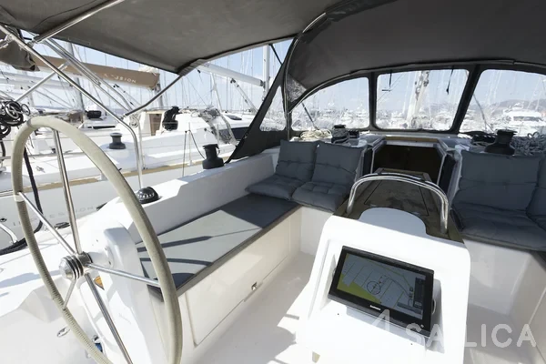 Bavaria C42 - Yacht Charter Sailica