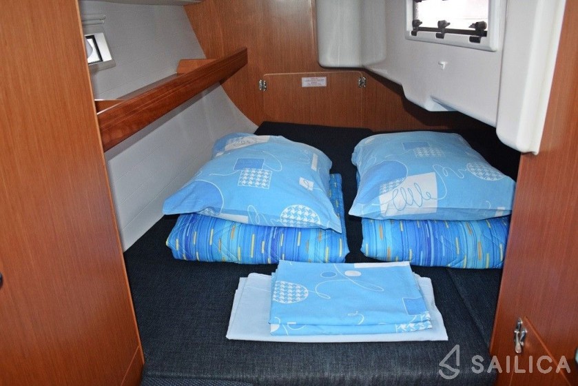 Bavaria 33 Cruiser - Yacht Charter Sailica