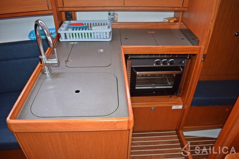 Bavaria 33 Cruiser - Yacht Charter Sailica