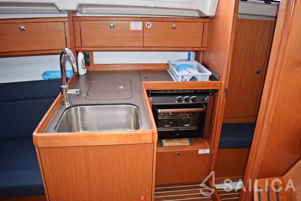 Bavaria 33 Cruiser - Yacht Charter Sailica