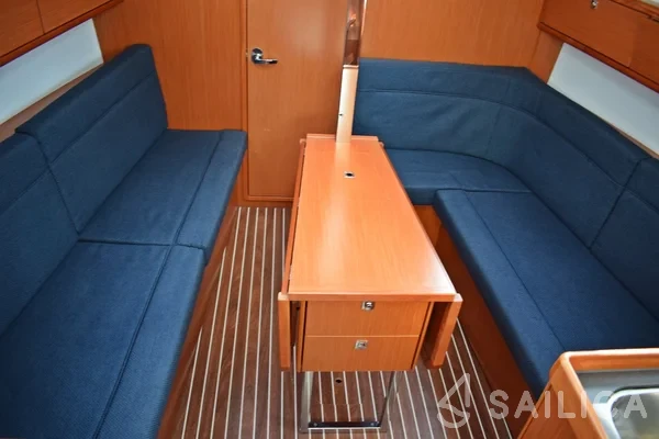 Bavaria 33 Cruiser - Yacht Charter Sailica