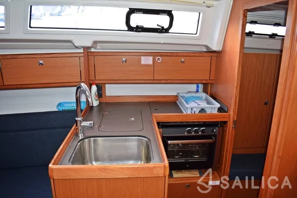 Bavaria 33 Cruiser - Yacht Charter Sailica