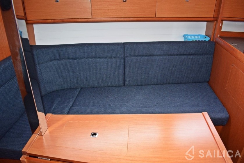 Bavaria 33 Cruiser - Yacht Charter Sailica