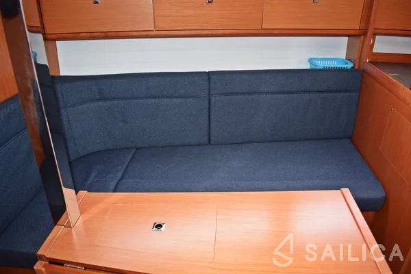 Bavaria 33 Cruiser - Yacht Charter Sailica