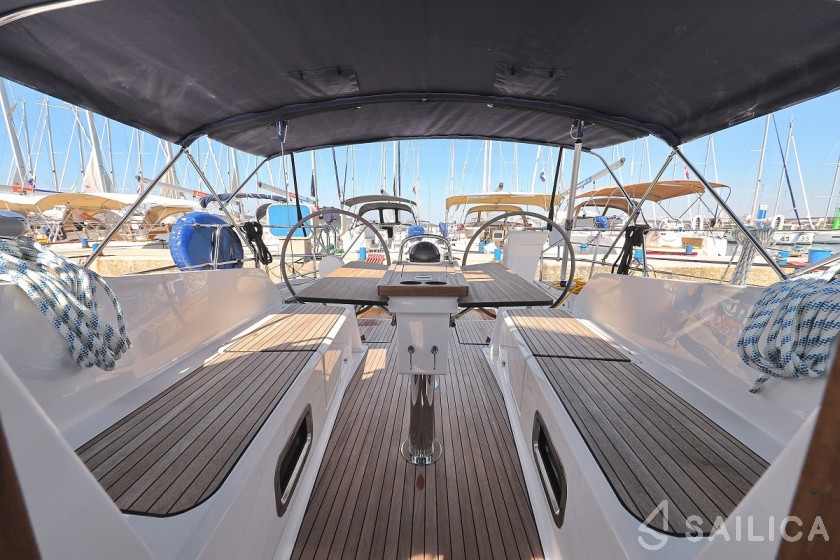Bavaria 41 Cruiser - Yacht Charter Sailica