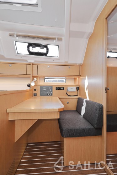 Bavaria 41 Cruiser - Yacht Charter Sailica
