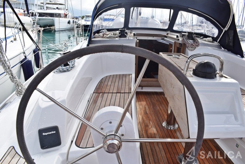 Bavaria 34 Cruiser - Yacht Charter Sailica