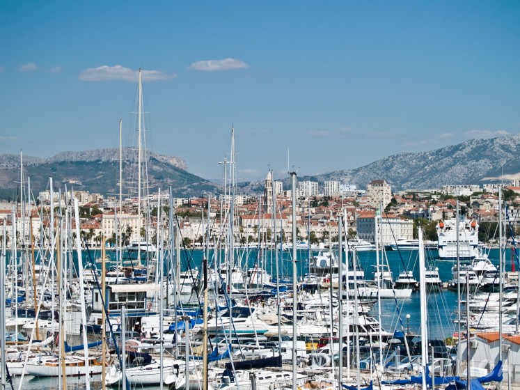 First 27 - Yacht Charter Sailica