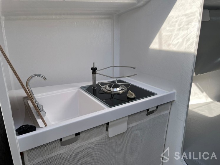 First 27 - Yacht Charter Sailica