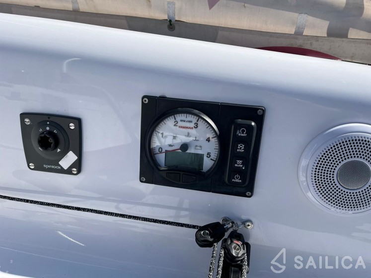 First 27 - Yacht Charter Sailica