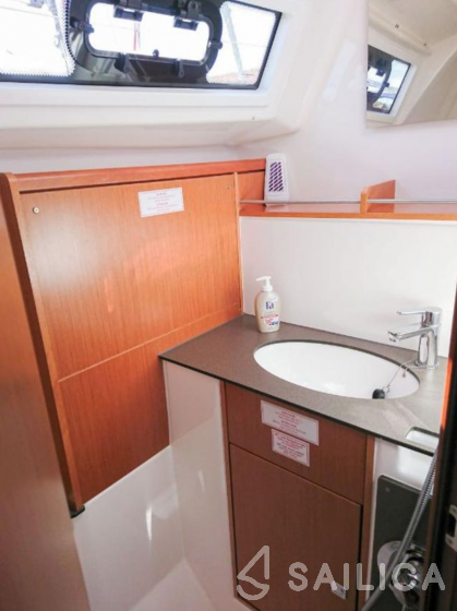Bavaria 37 Cruiser - Yacht Charter Sailica