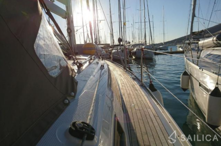 Bavaria 37 Cruiser - Yacht Charter Sailica