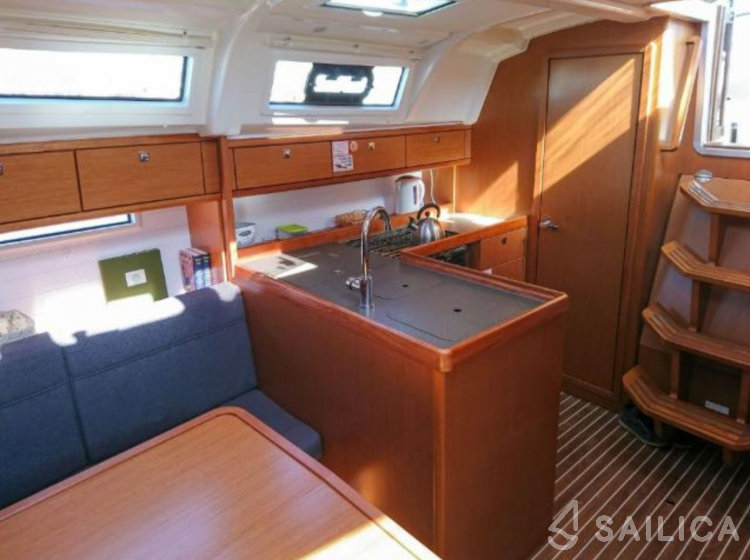 Bavaria 37 Cruiser - Yacht Charter Sailica