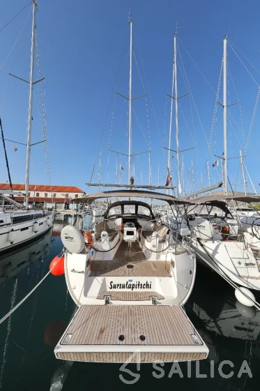 Bavaria 37 Cruiser - Yacht Charter Sailica