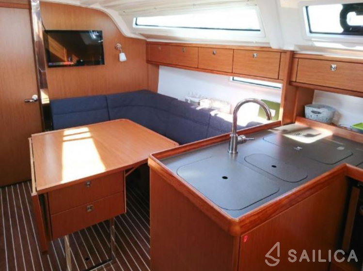 Bavaria 37 Cruiser - Yacht Charter Sailica