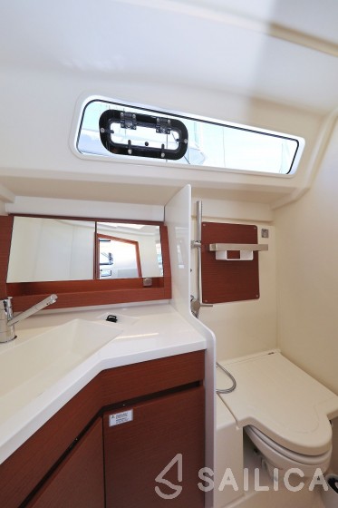 Hanse 388 - Yacht Charter Sailica