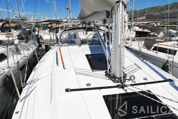 Hanse 388 - Yacht Charter Sailica