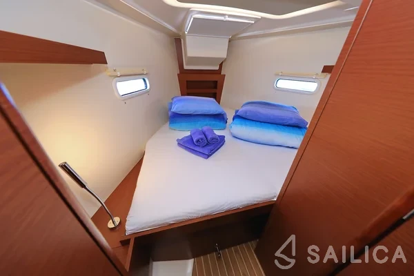 Hanse 388 - Yacht Charter Sailica
