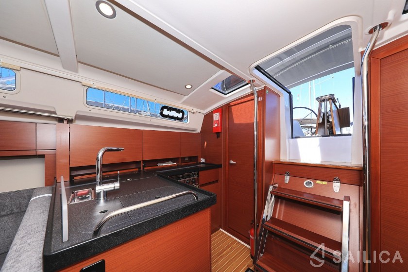 Hanse 388 - Yacht Charter Sailica