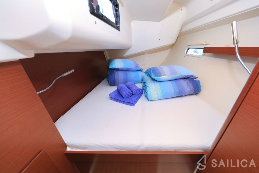 Hanse 388 - Yacht Charter Sailica