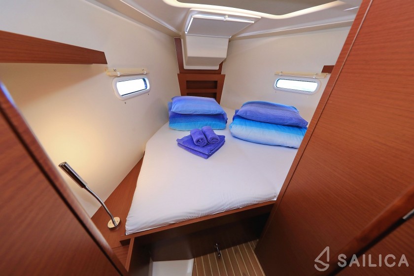 Hanse 388 - Yacht Charter Sailica