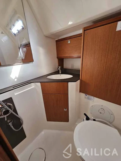 Bavaria 46 Cruiser - Yacht Charter Sailica