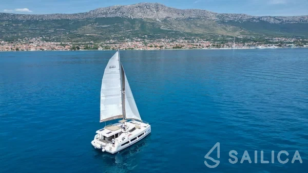 Bali Catspace - Yacht Charter Sailica
