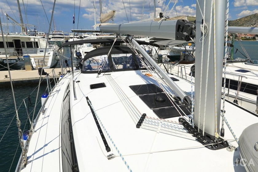 Bavaria 46 Cruiser - Yacht Charter Sailica