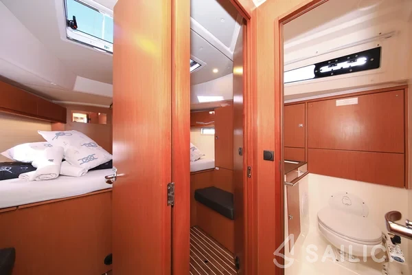 Bavaria 46 Cruiser - Yacht Charter Sailica