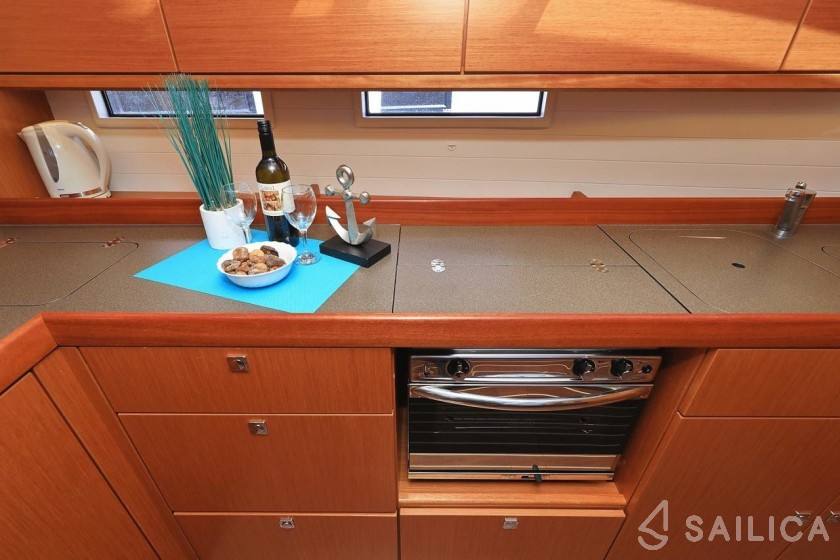 Bavaria 46 Cruiser - Yacht Charter Sailica