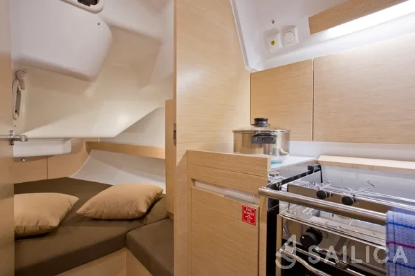 Elan 35 Impression - Yacht Charter Sailica