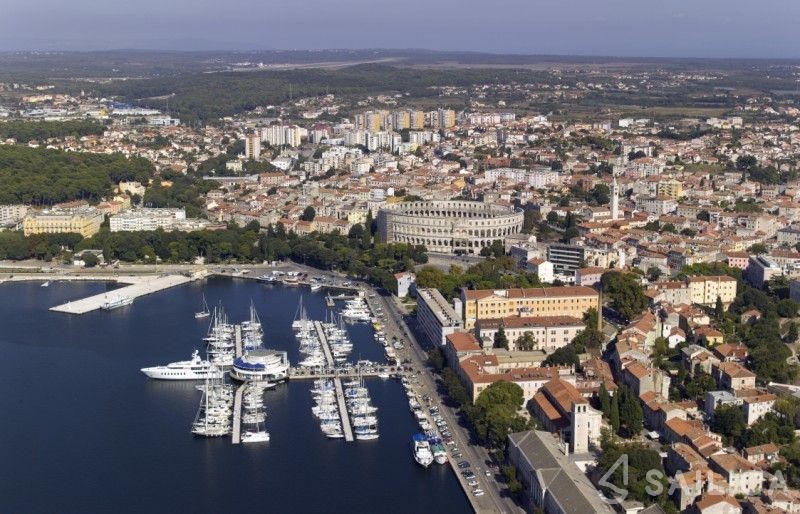 Sun Odyssey 410 - Yacht Charter Sailica