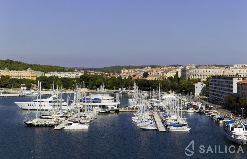 Sun Odyssey 410 - Yacht Charter Sailica