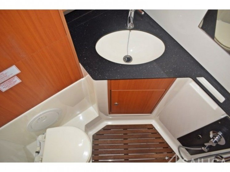 Bavaria 45 Cruiser - Yacht Charter Sailica