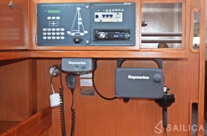 Bavaria 45 Cruiser - Yacht Charter Sailica