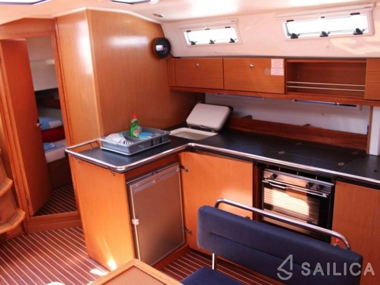 Bavaria 45 Cruiser - Yacht Charter Sailica