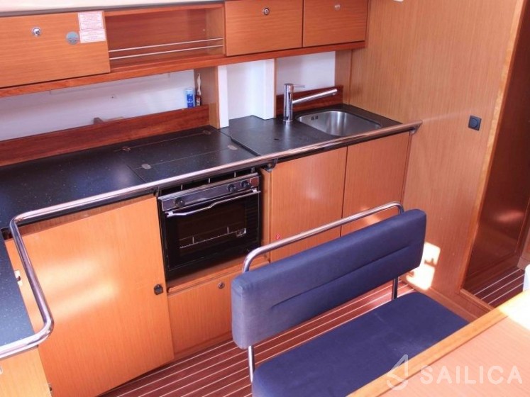 Bavaria 45 Cruiser - Yacht Charter Sailica
