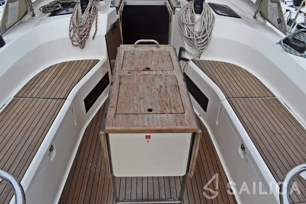 Bavaria 45 Cruiser - Yacht Charter Sailica