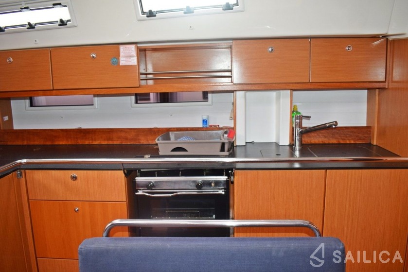 Bavaria 45 Cruiser - Yacht Charter Sailica