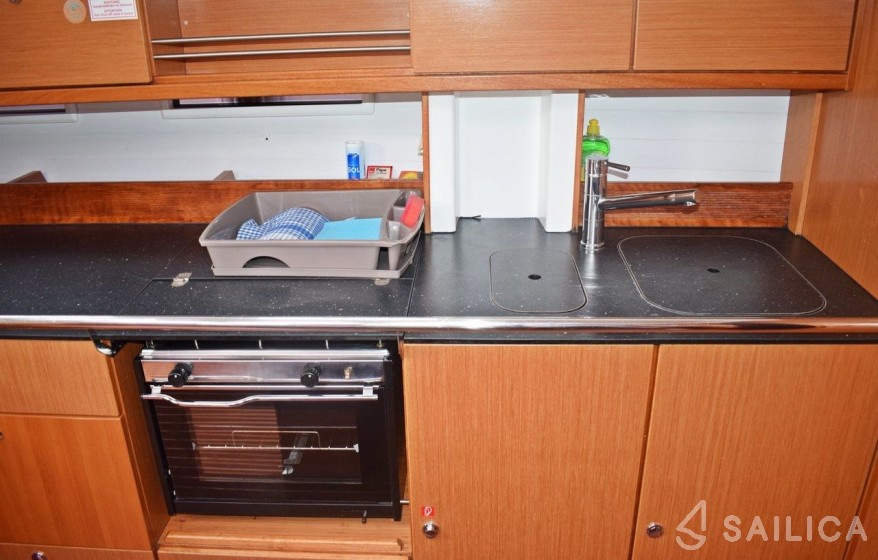 Bavaria 45 Cruiser - Yacht Charter Sailica