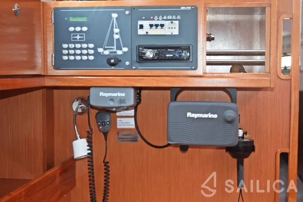 Bavaria 45 Cruiser - Yacht Charter Sailica
