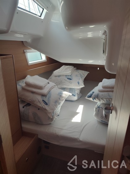 Elan Impression 40.1 - Yacht Charter Sailica