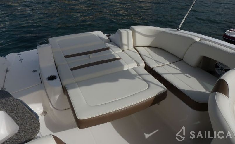 Chaparral 225 - Yacht Charter Sailica