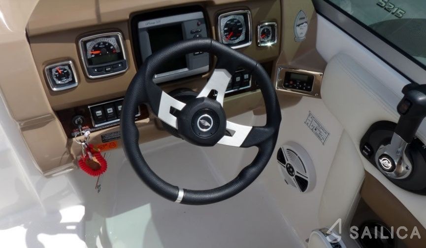 Chaparral 225 - Yacht Charter Sailica