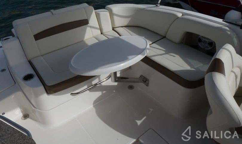 Chaparral 225 - Yacht Charter Sailica